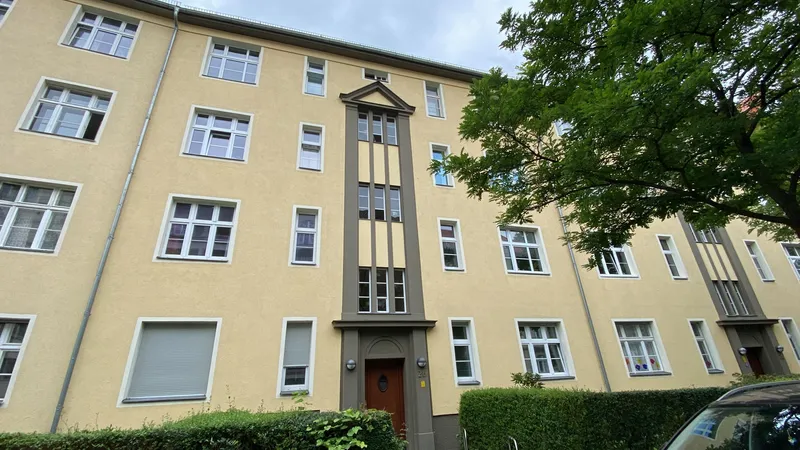 1 Zimmer WG - Studentin, wohnen auf Zeit oder Pendler gesucht — photo 1